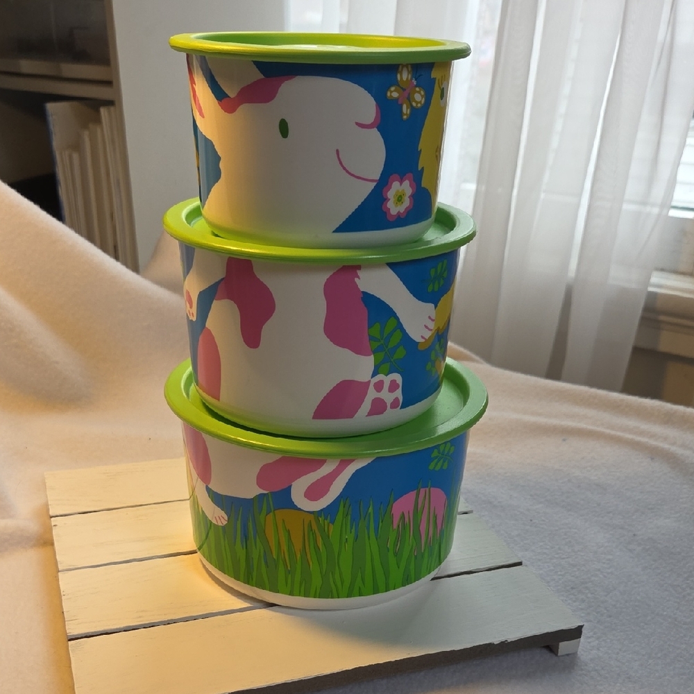 Vintage Tupperware 3 Nesting Colorful Bunny Storage Containers